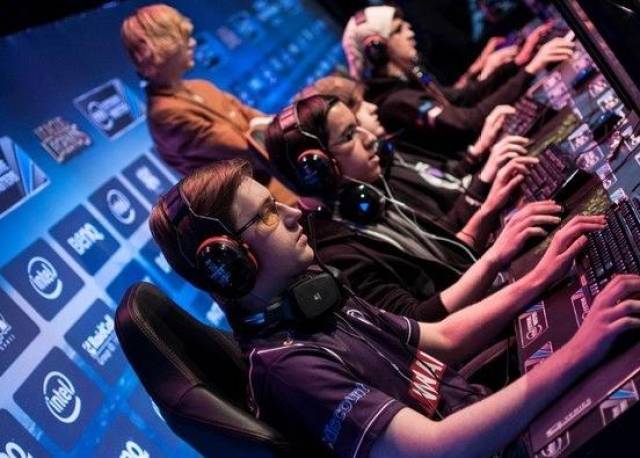 特与主持界 特与主持界